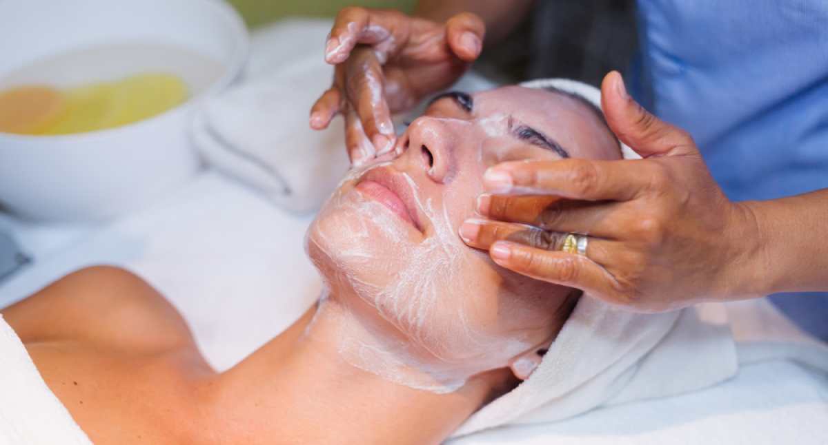 woman-lying-cosmetologist-s-table-rejuvenation-procedure